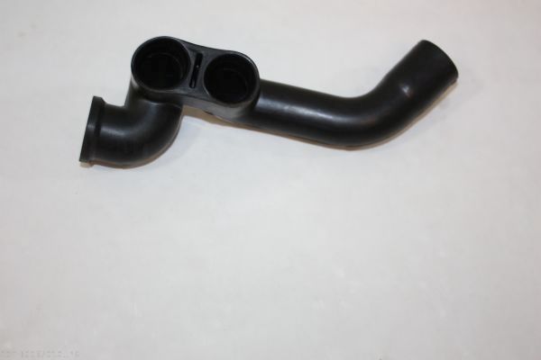 AUTOMEGA 130037010 Hose, cylinder head cover ventilation