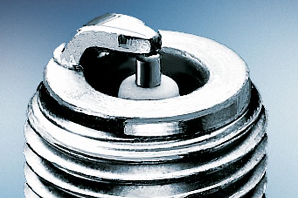 BOSCH 0 241 260 512 Spark Plug