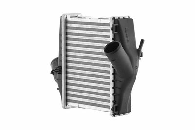 Charge Air Cooler HELLA 8ML 366 470-791