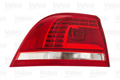 Tail Light Assembly VALEO 044606