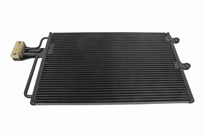 Condenser, air conditioning VEMO V22-62-0004